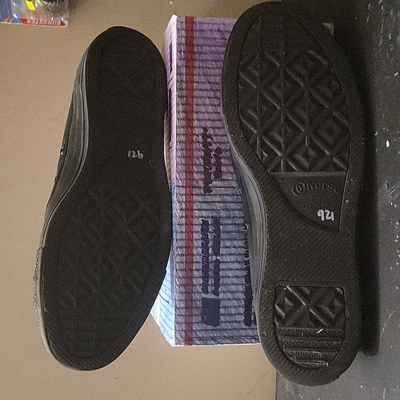 Mens Converses Size 12 - Picture 3 of 3